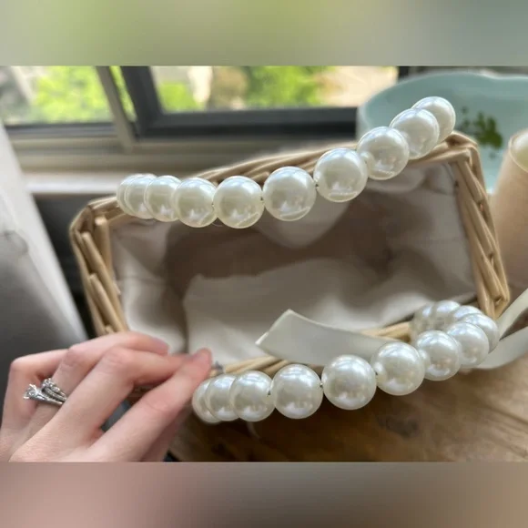 straw/wicker pearl bag with bow - Picture 3 of 10